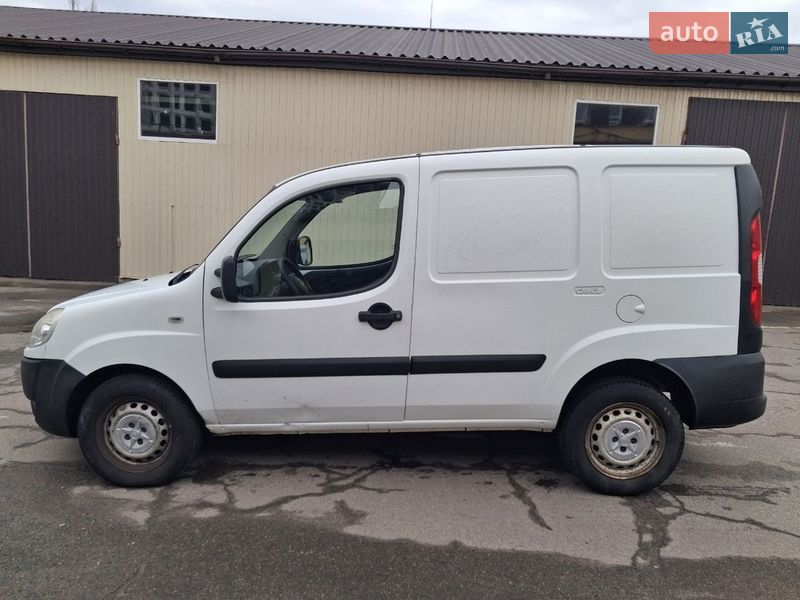 Вантажний фургон Fiat Doblo 2012 в Києві