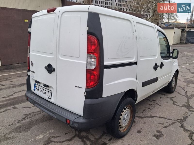 Вантажний фургон Fiat Doblo 2012 в Києві