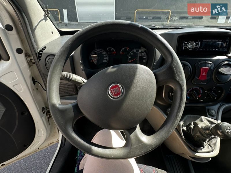 Грузопассажирский фургон Fiat Doblo 2015 в Киеве