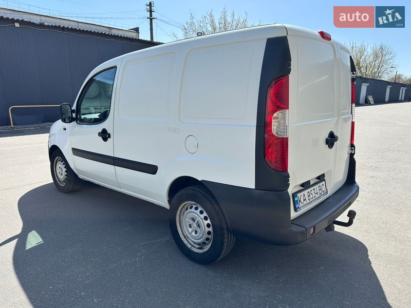 Грузопассажирский фургон Fiat Doblo 2015 в Киеве
