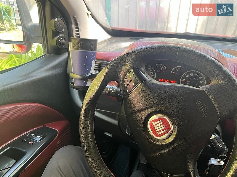 Минивэн Fiat Doblo 2010 в Николаеве