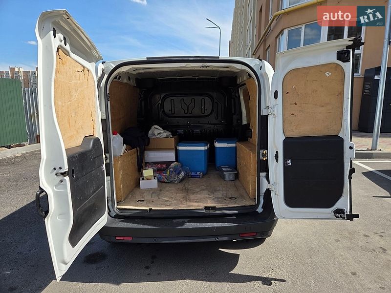 Грузовой фургон Fiat Doblo 2015 в Киеве