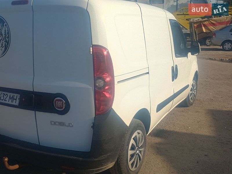 Минивэн Fiat Doblo 2012 в Киеве