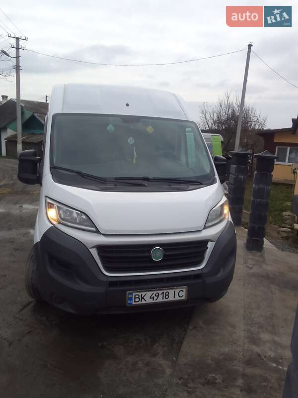 Грузовой фургон Fiat Ducato 2015 в Остроге