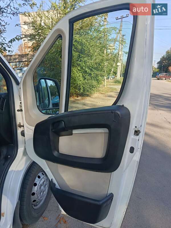 Грузовой фургон Fiat Ducato 2012 в Новониколаевке