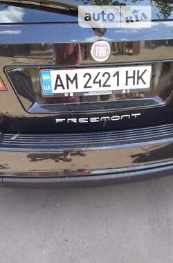 Внедорожник / Кроссовер Fiat Freemont 2011 в 