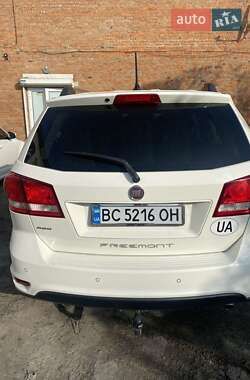 Внедорожник / Кроссовер Fiat Freemont 2012 в 