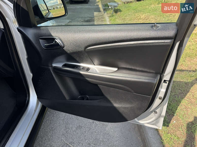 Позашляховик / Кросовер Fiat Freemont 2012 в Києві фото 33 Позашляховик / Кросовер Fiat Freemont 2012 в Києві