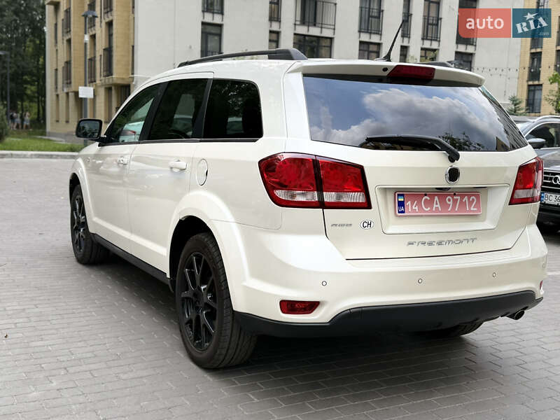 Позашляховик / Кросовер Fiat Freemont 2014 в Львові