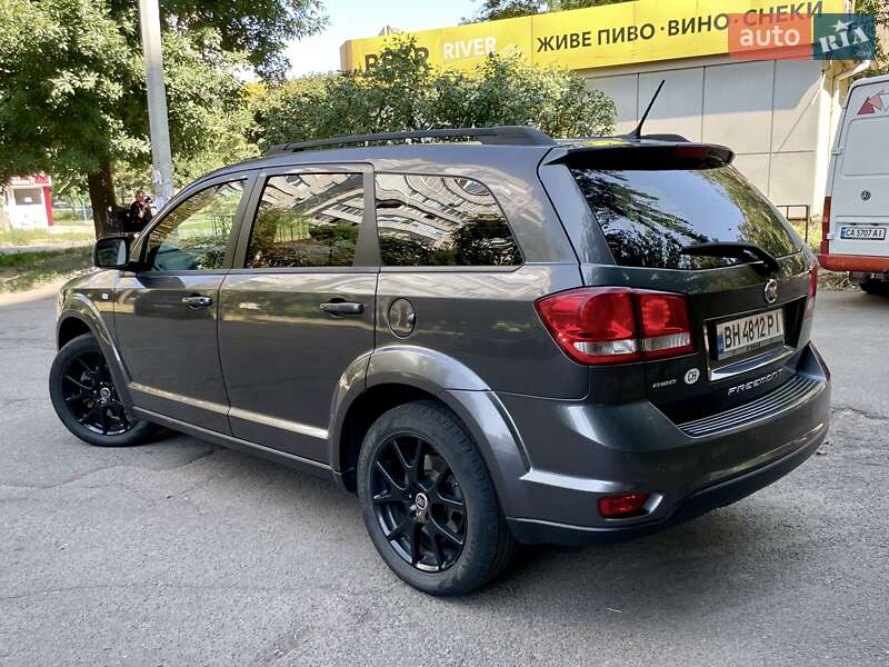 Позашляховик / Кросовер Fiat Freemont 2014 в Черкасах фото 7 Позашляховик / Кросовер Fiat Freemont 2014 в Черкасах