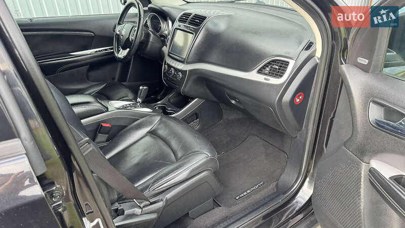 Позашляховик / Кросовер Fiat Freemont 2014 в Києві фото 8 Позашляховик / Кросовер Fiat Freemont 2014 в Києві