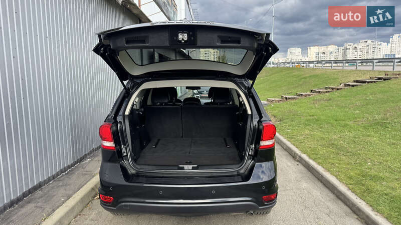 Позашляховик / Кросовер Fiat Freemont 2014 в Києві фото 39 Позашляховик / Кросовер Fiat Freemont 2014 в Києві