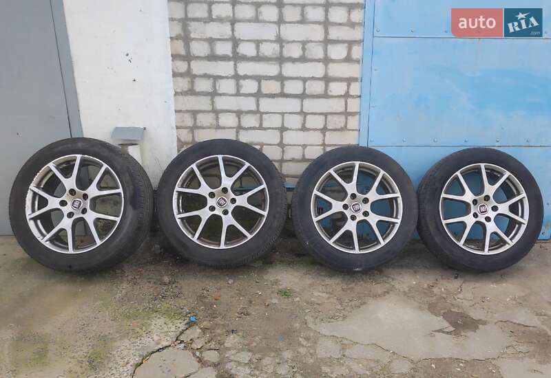 Внедорожник / Кроссовер Fiat Freemont 2012 в Вараше