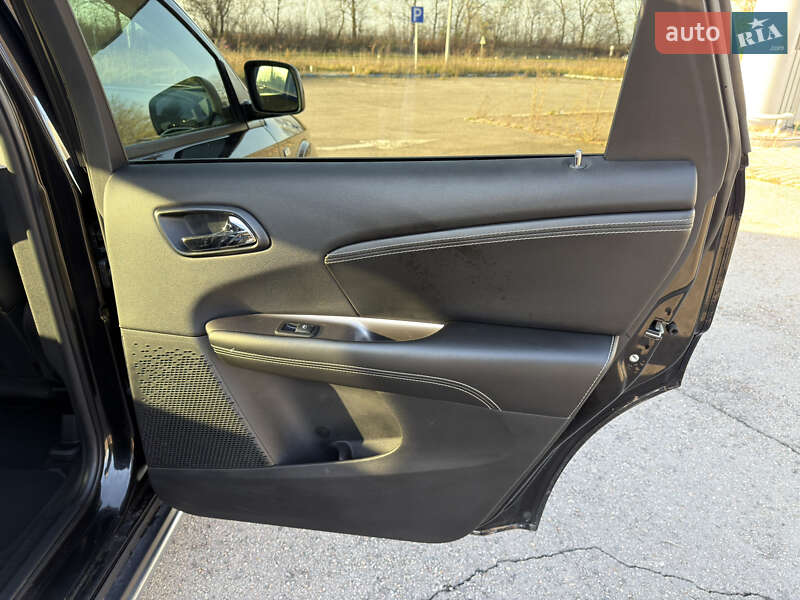 Позашляховик / Кросовер Fiat Freemont 2015 в Радивиліві