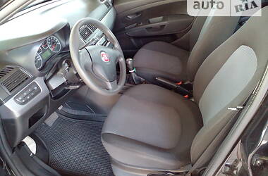 Хетчбек Fiat Grande Punto 2011 в 