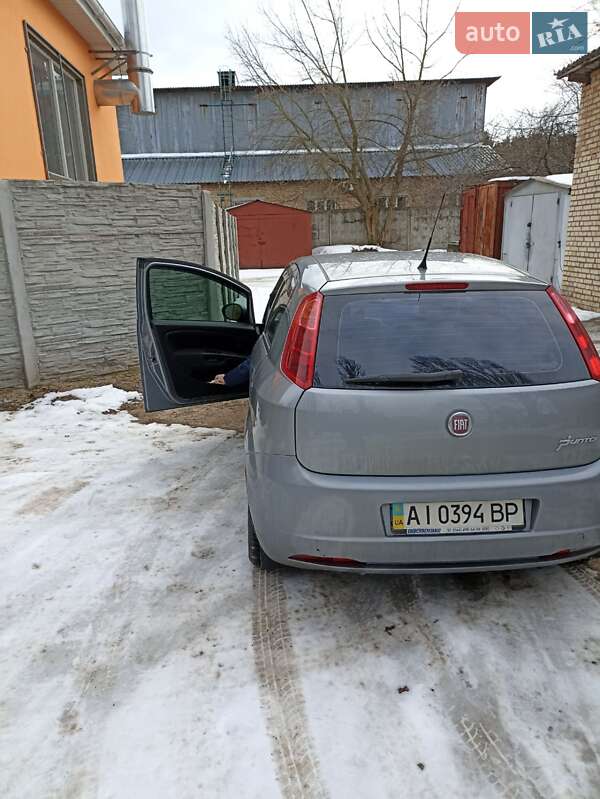 Хэтчбек Fiat Grande Punto 2010 в Киеве