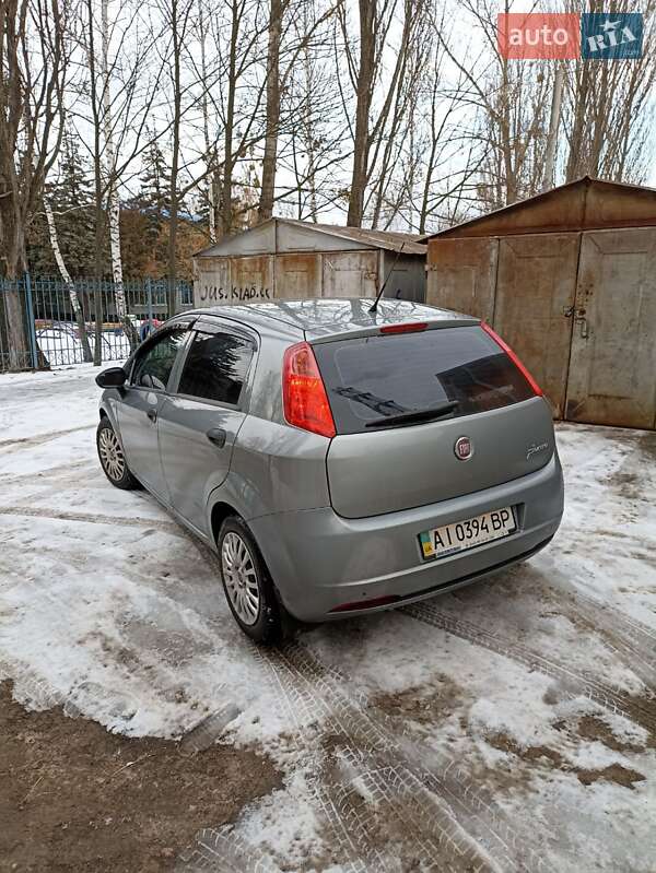 Хэтчбек Fiat Grande Punto 2010 в Киеве