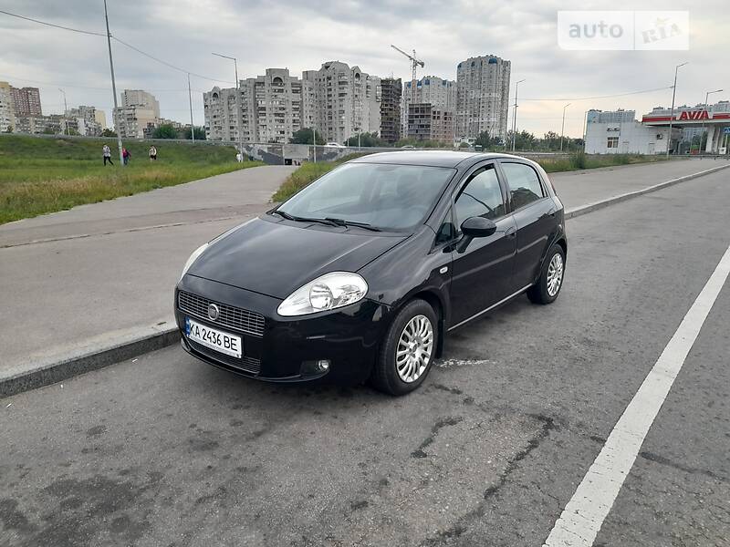 Хетчбек Fiat Grande Punto 2011 в 