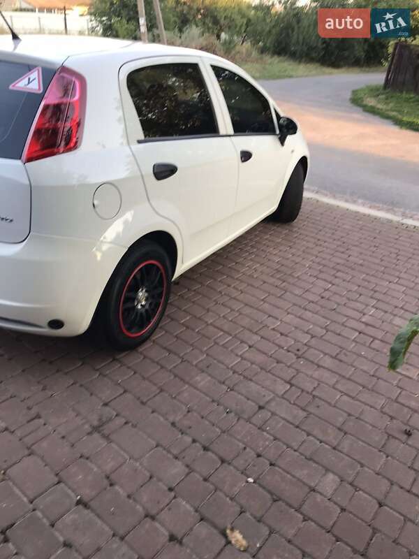 Хэтчбек Fiat Grande Punto 2011 в Запорожье