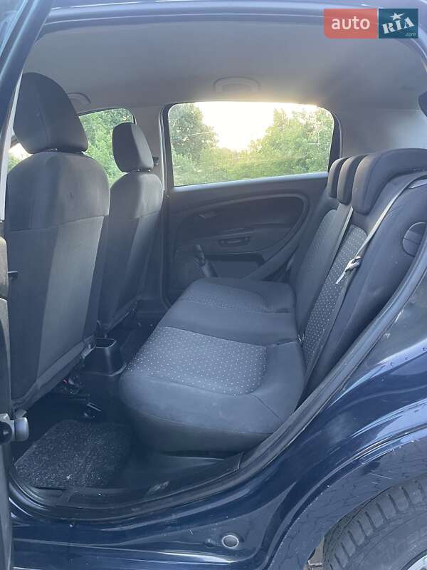 Хэтчбек Fiat Grande Punto 2009 в 