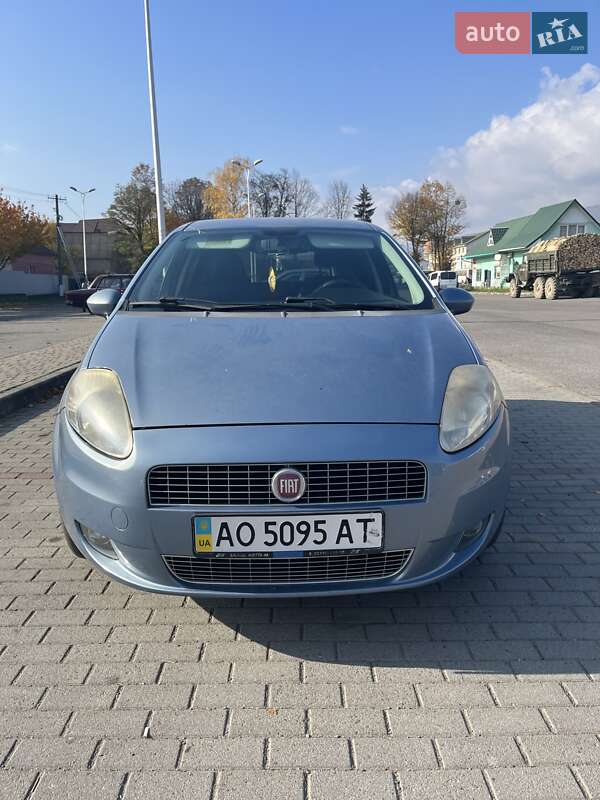 Хэтчбек Fiat Grande Punto 2008 в Сваляве