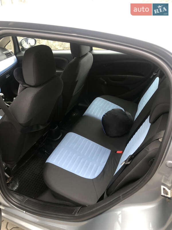 Хетчбек Fiat Grande Punto 2006 в Черкасах фото 5 Хетчбек Fiat Grande Punto 2006 в Черкасах