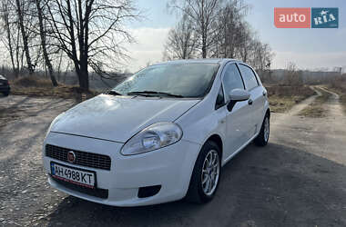 Хетчбек Fiat Grande Punto 2011 в Ізяславі