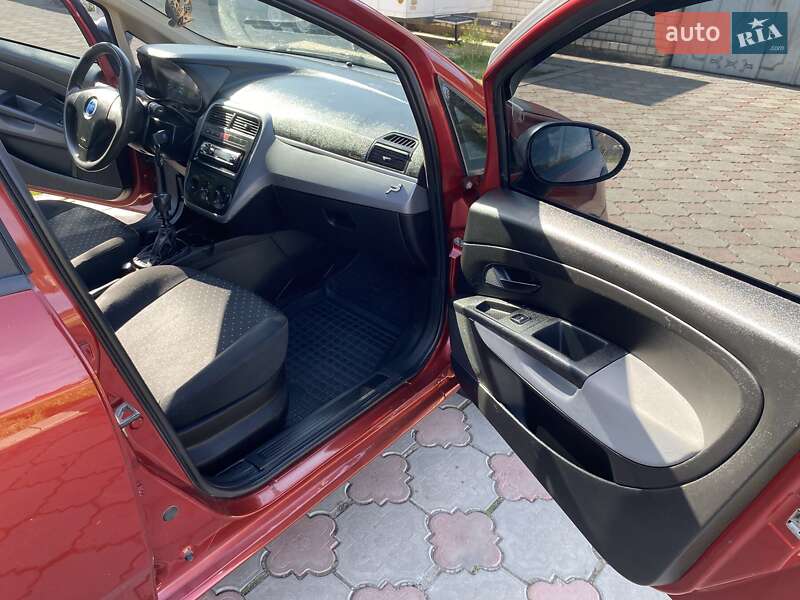 Хэтчбек Fiat Grande Punto 2006 в 