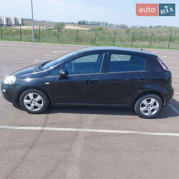 Хэтчбек Fiat Grande Punto 2012 в Ровно
