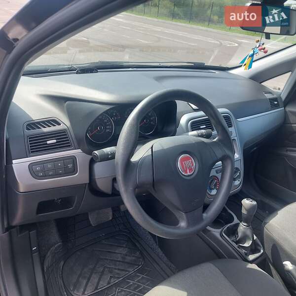 Хэтчбек Fiat Grande Punto 2012 в Ровно