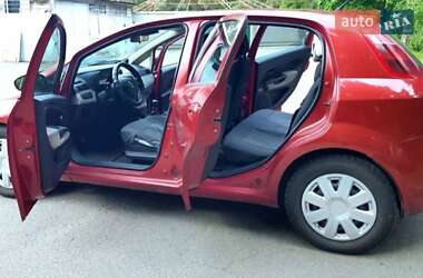 Хетчбек Fiat Grande Punto 2006 в 