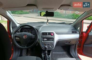 Хетчбек Fiat Grande Punto 2011 в 