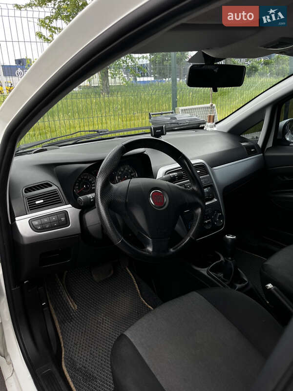 Хэтчбек Fiat Grande Punto 2012 в Киеве