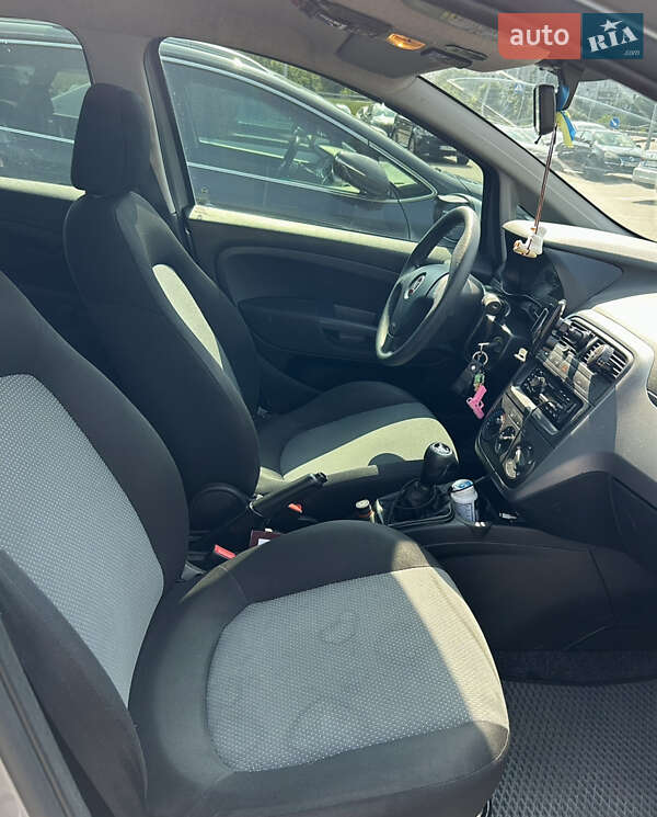 Хэтчбек Fiat Grande Punto 2011 в Киеве