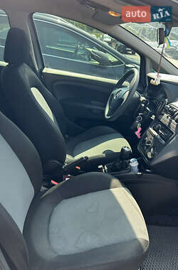 Хэтчбек Fiat Grande Punto 2011 в 