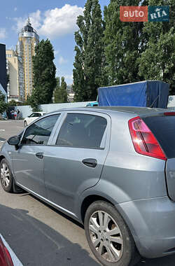 Хэтчбек Fiat Grande Punto 2011 в 