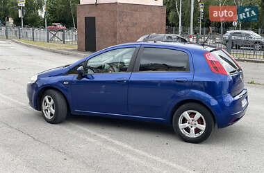 Хэтчбек Fiat Grande Punto 2009 в 