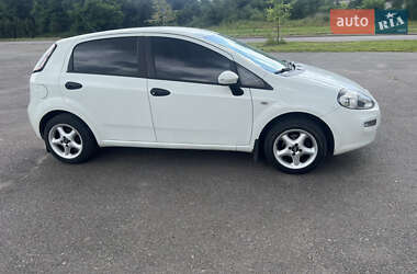 Хэтчбек Fiat Grande Punto 2012 в 