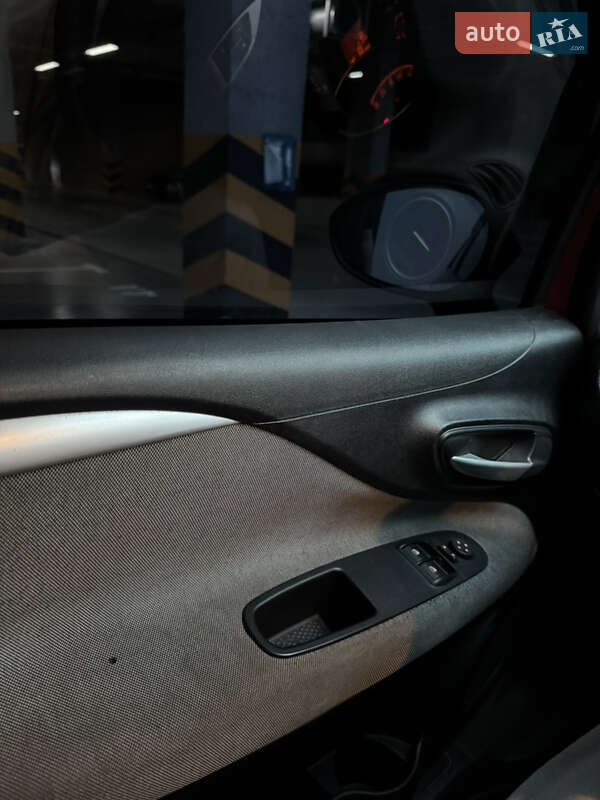 Хэтчбек Fiat Grande Punto 2011 в Киеве