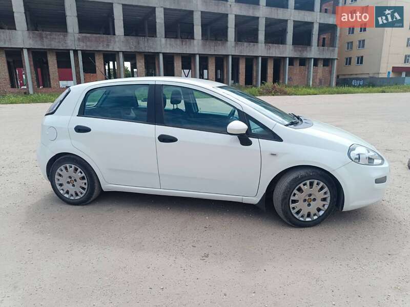 Хетчбек Fiat Grande Punto 2012 в Тернополі