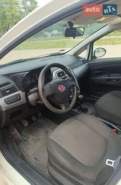 Хэтчбек Fiat Grande Punto 2012 в 