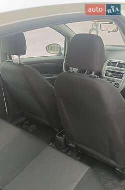 Хэтчбек Fiat Grande Punto 2012 в 