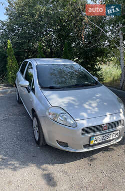 Хетчбек Fiat Grande Punto 2010 в Дніпрі