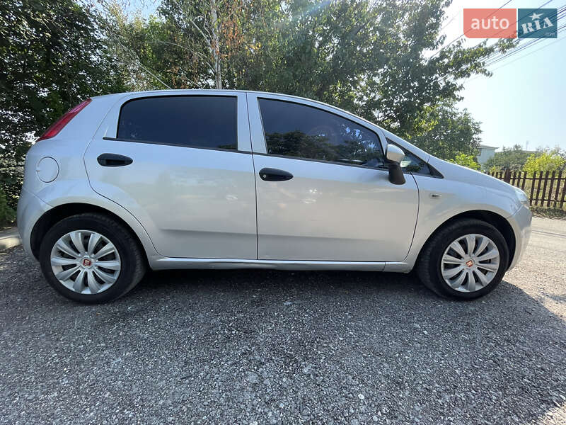Хэтчбек Fiat Grande Punto 2010 в Днепре
