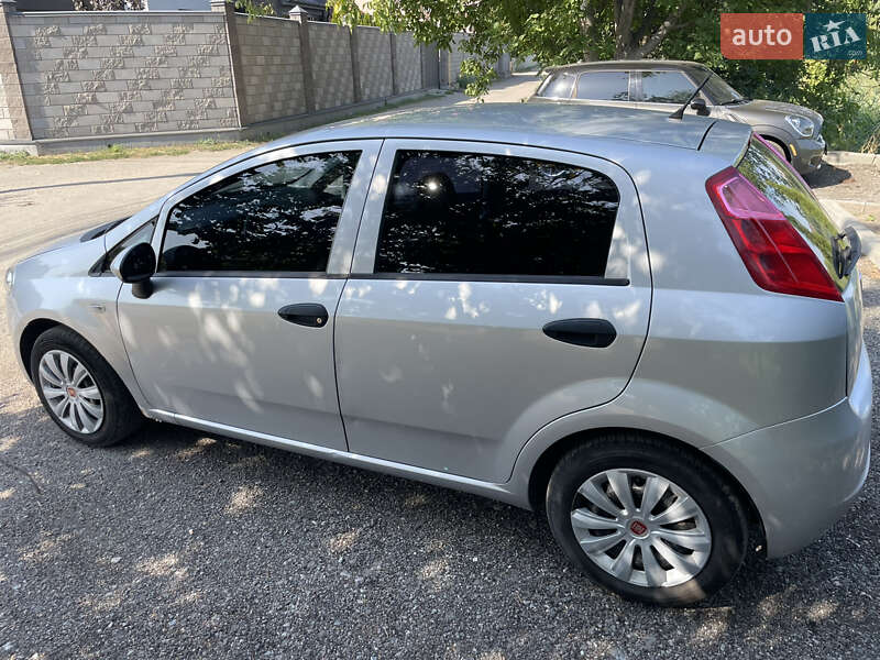 Хэтчбек Fiat Grande Punto 2010 в Днепре
