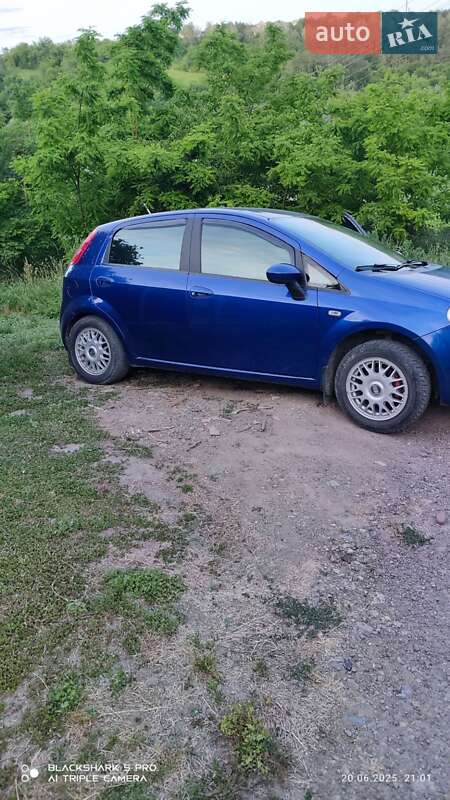 Хэтчбек Fiat Grande Punto 2006 в Мурованых Куриловцах