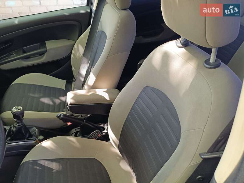 Хетчбек Fiat Grande Punto 2006 в Кривому Розі фото 3 Хетчбек Fiat Grande Punto 2006 в Кривому Розі