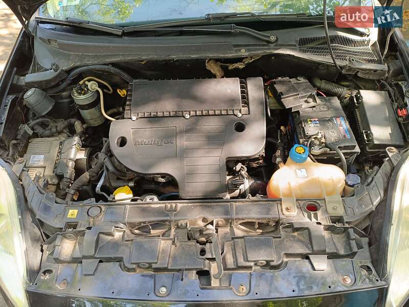 Хетчбек Fiat Grande Punto 2006 в Кривому Розі фото 7 Хетчбек Fiat Grande Punto 2006 в Кривому Розі