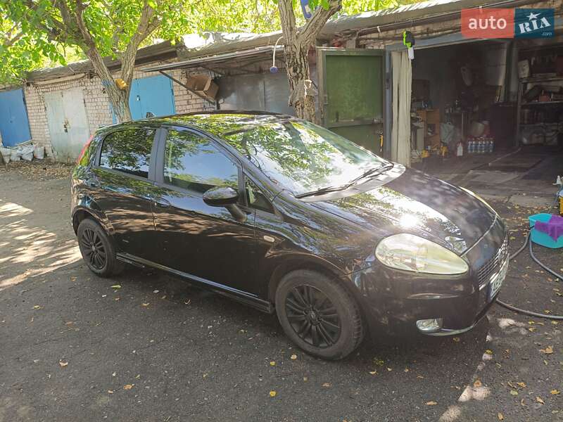 Хетчбек Fiat Grande Punto 2006 в Кривому Розі фото 27 Хетчбек Fiat Grande Punto 2006 в Кривому Розі