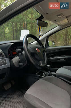 Хэтчбек Fiat Grande Punto 2010 в 